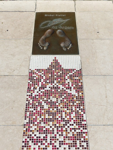 过于频繁的 过于频繁的